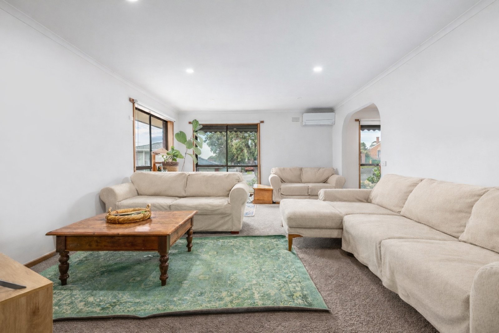 Gallery: 6 Vermeer Court