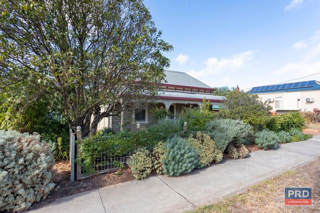 6 Victoria Street IRONBARK 1