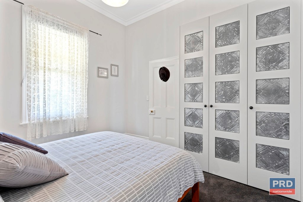 6 Victoria Street IRONBARK 4