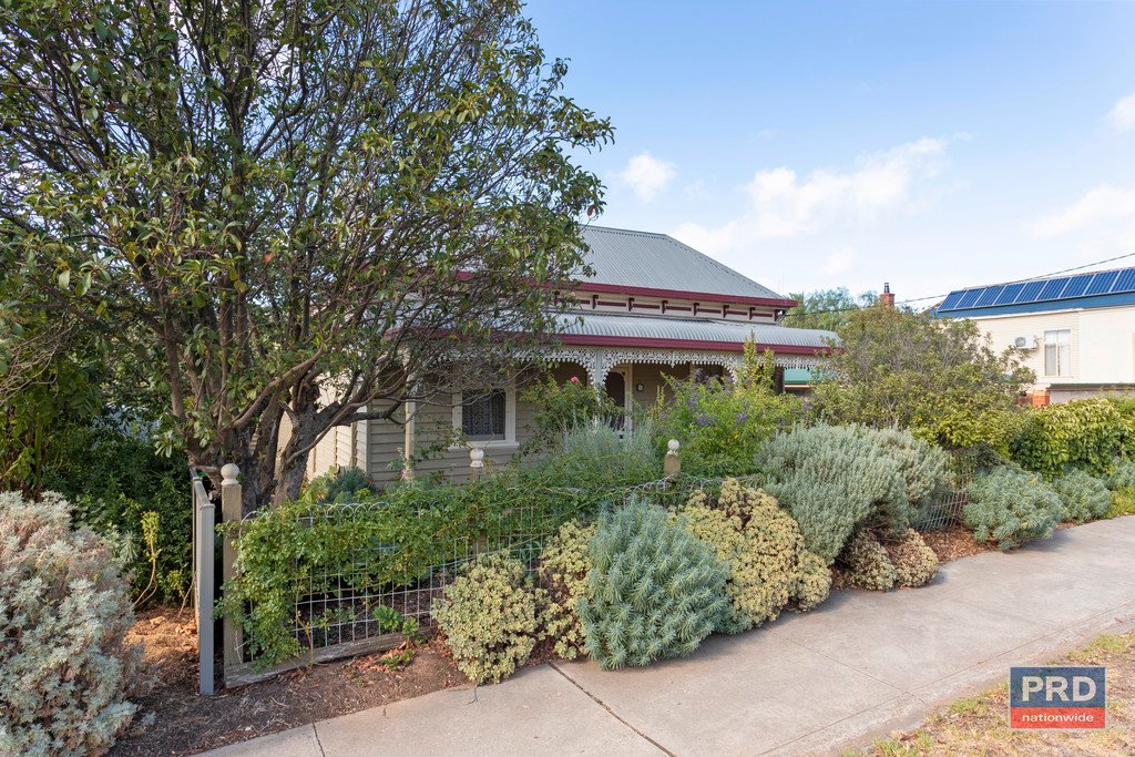 6 Victoria Street IRONBARK 17