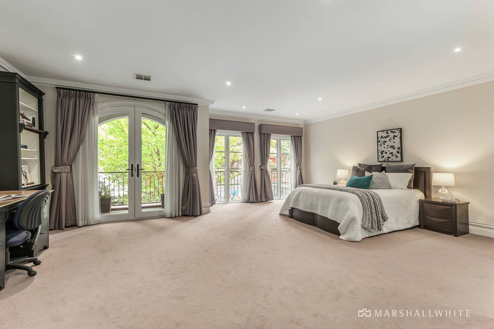 6 View Street, Canterbury, VIC