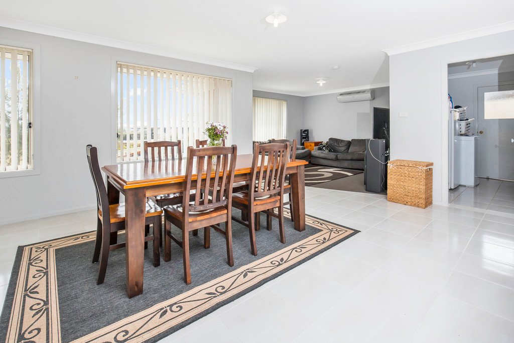 6 Vikki Avenue RUTHERFORD 4