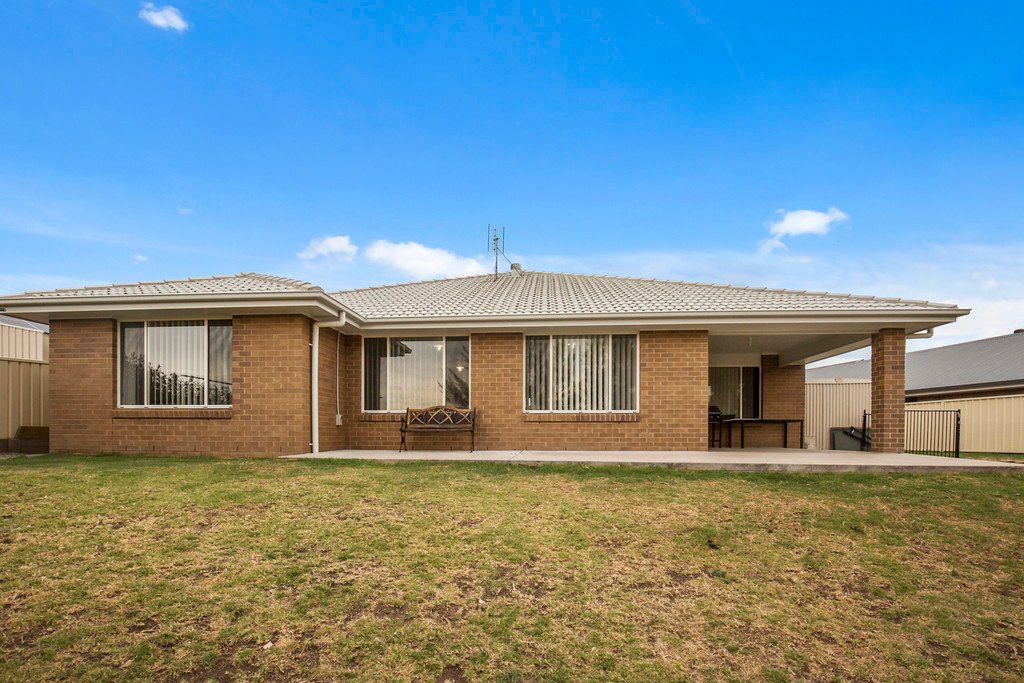 6 Vikki Avenue RUTHERFORD 17
