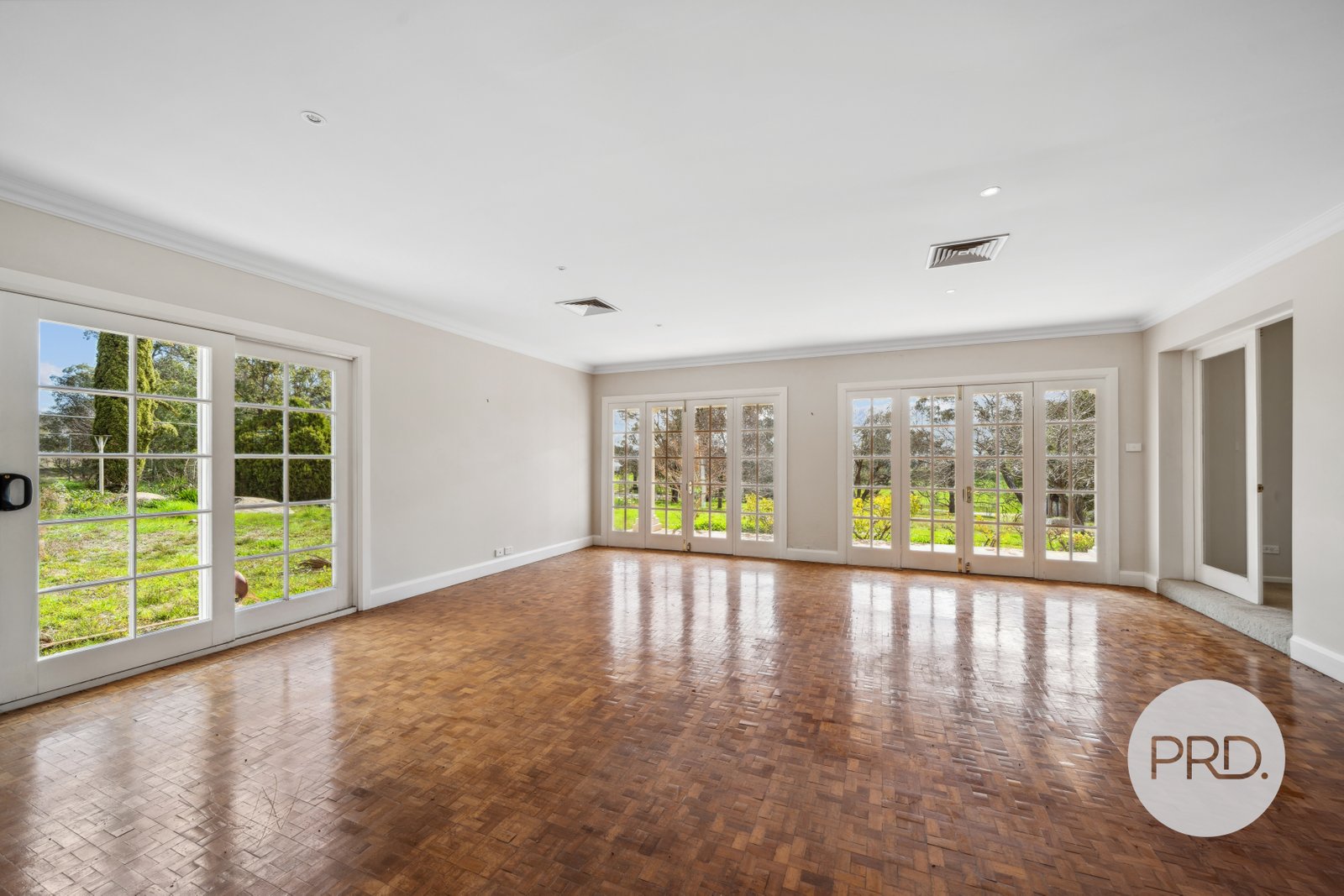 6 Vincent Road LAKE ALBERT 14