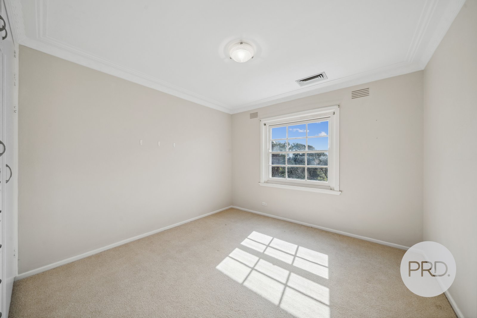 6 Vincent Road LAKE ALBERT 18