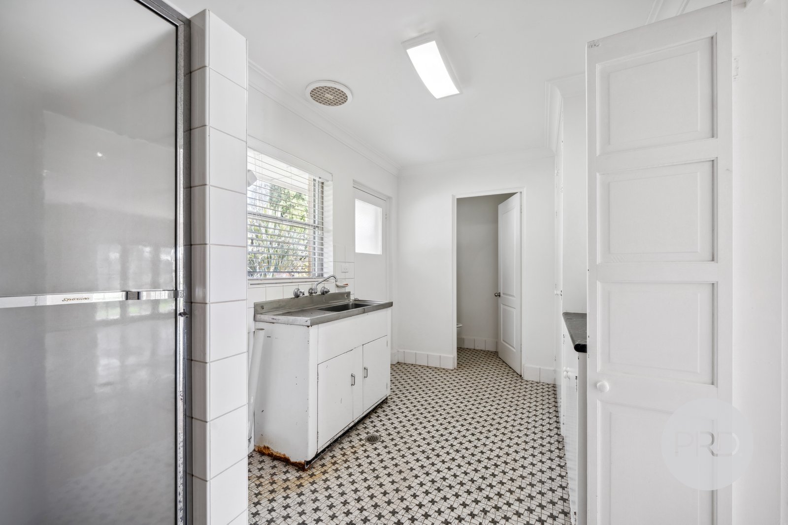 6 Vincent Road LAKE ALBERT 22