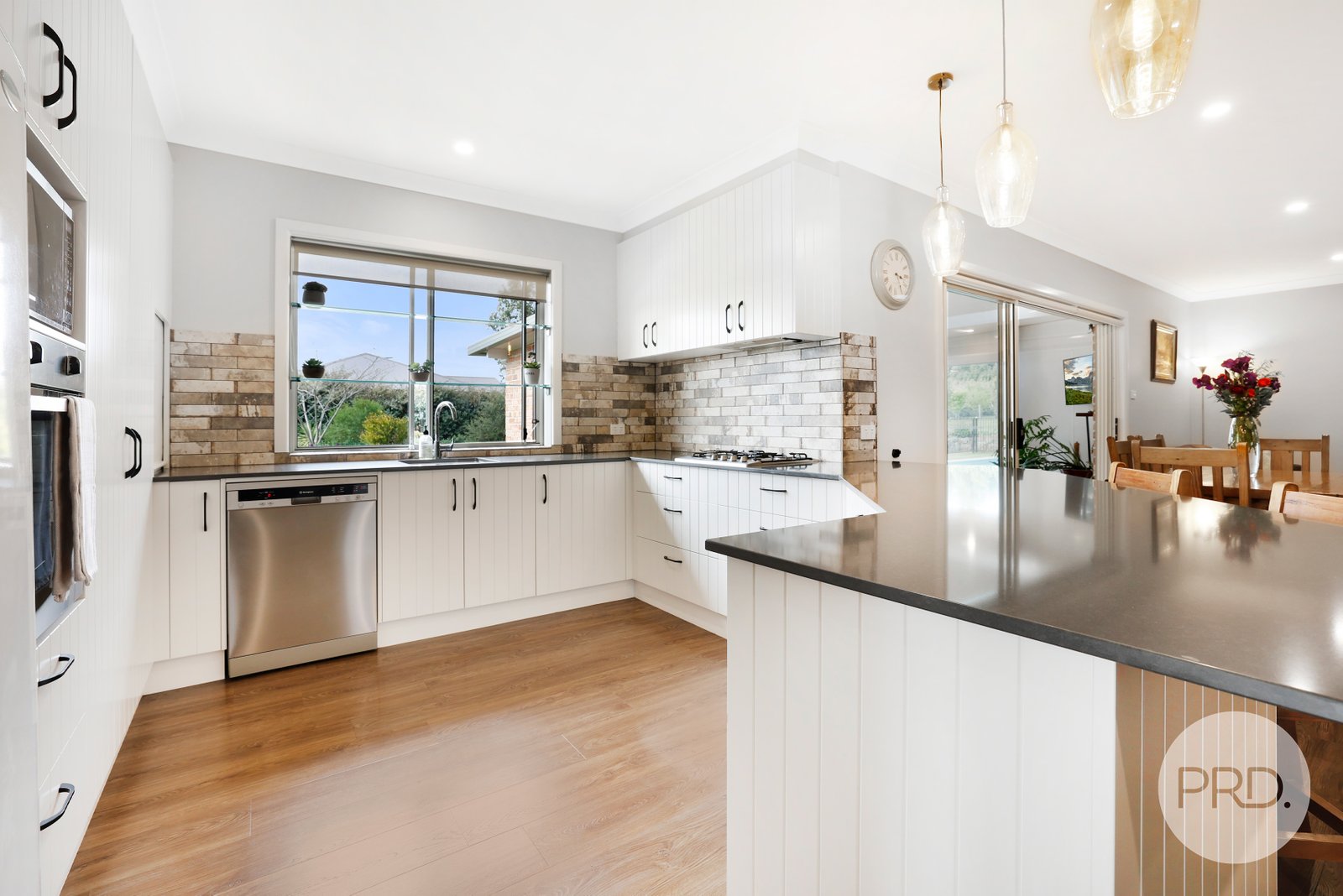 6 Wandella Court TAMWORTH 4