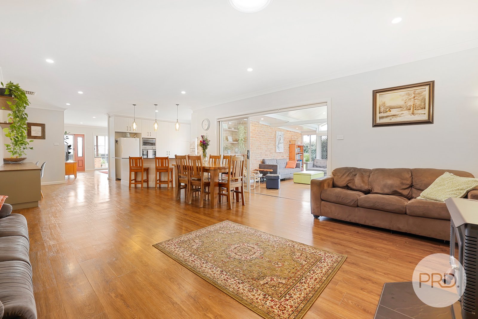 6 Wandella Court TAMWORTH 9