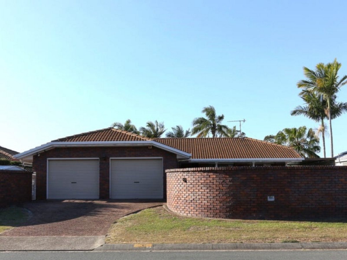 6 Wanneroo Court MERMAID WATERS 2