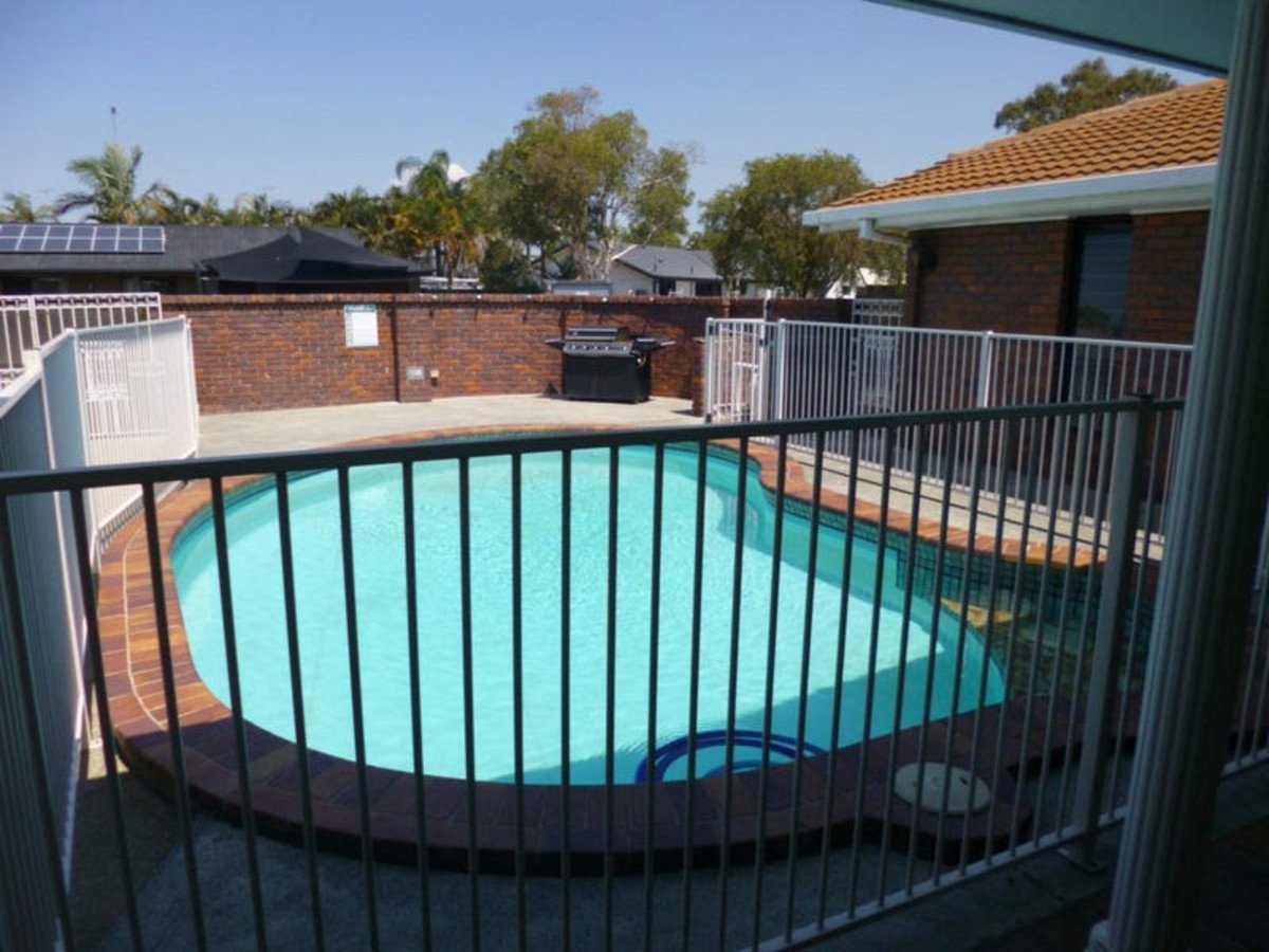 6 Wanneroo Court MERMAID WATERS 3