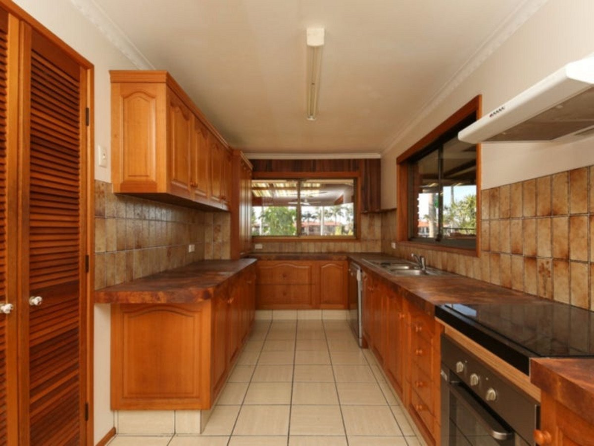 6 Wanneroo Court MERMAID WATERS 4
