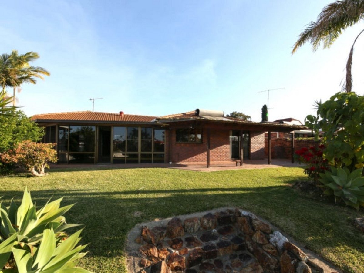 6 Wanneroo Court MERMAID WATERS 5