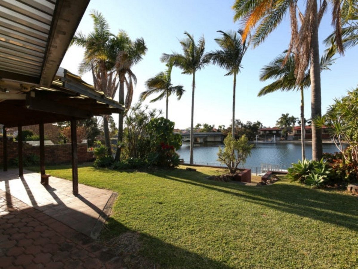 6 Wanneroo Court MERMAID WATERS 8