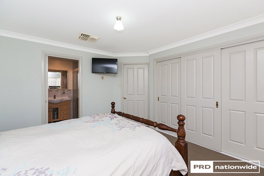 6 Warburton Drive TAMWORTH 6