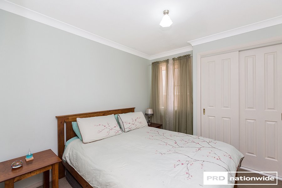 6 Warburton Drive TAMWORTH 7