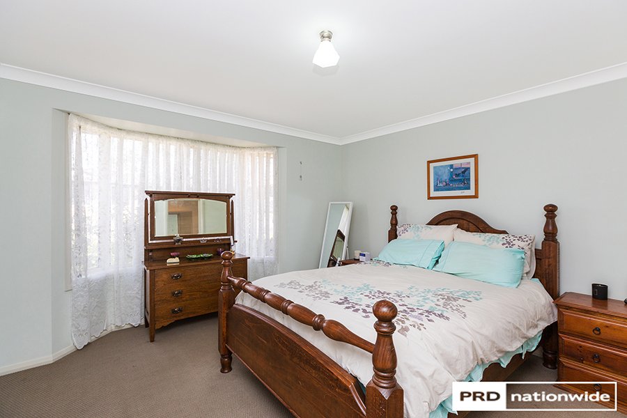 6 Warburton Drive TAMWORTH 8