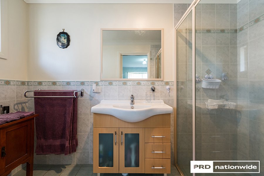 6 Warburton Drive TAMWORTH 9