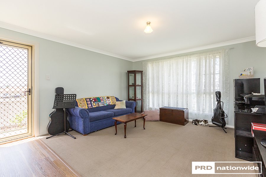 6 Warburton Drive TAMWORTH 14