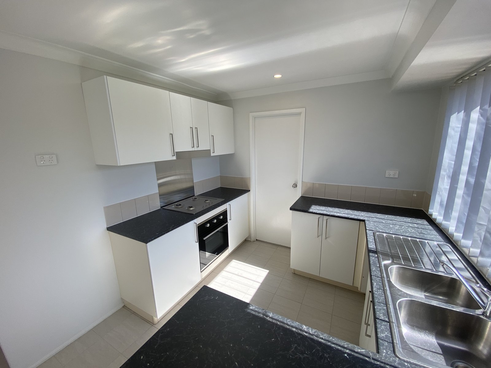 6 Wardang Road HINCHINBROOK 4