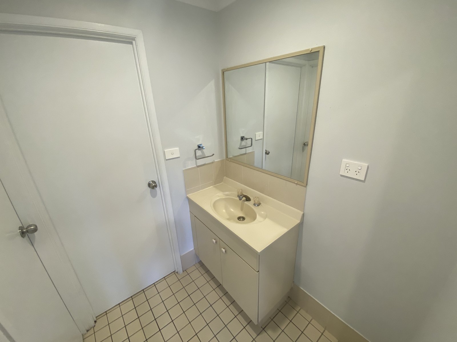 6 Wardang Road HINCHINBROOK 8