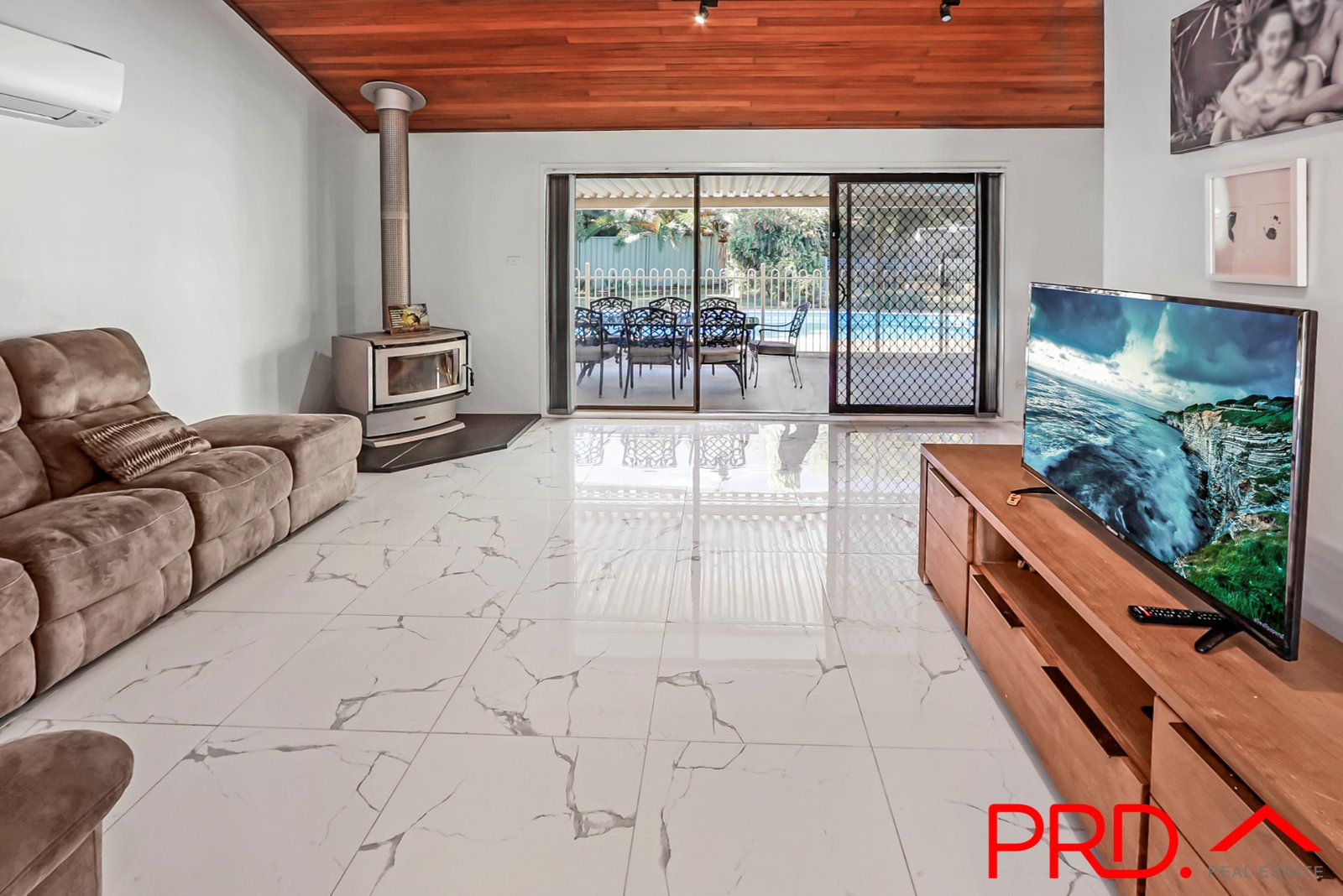 6 Waree Drive TAMWORTH 2