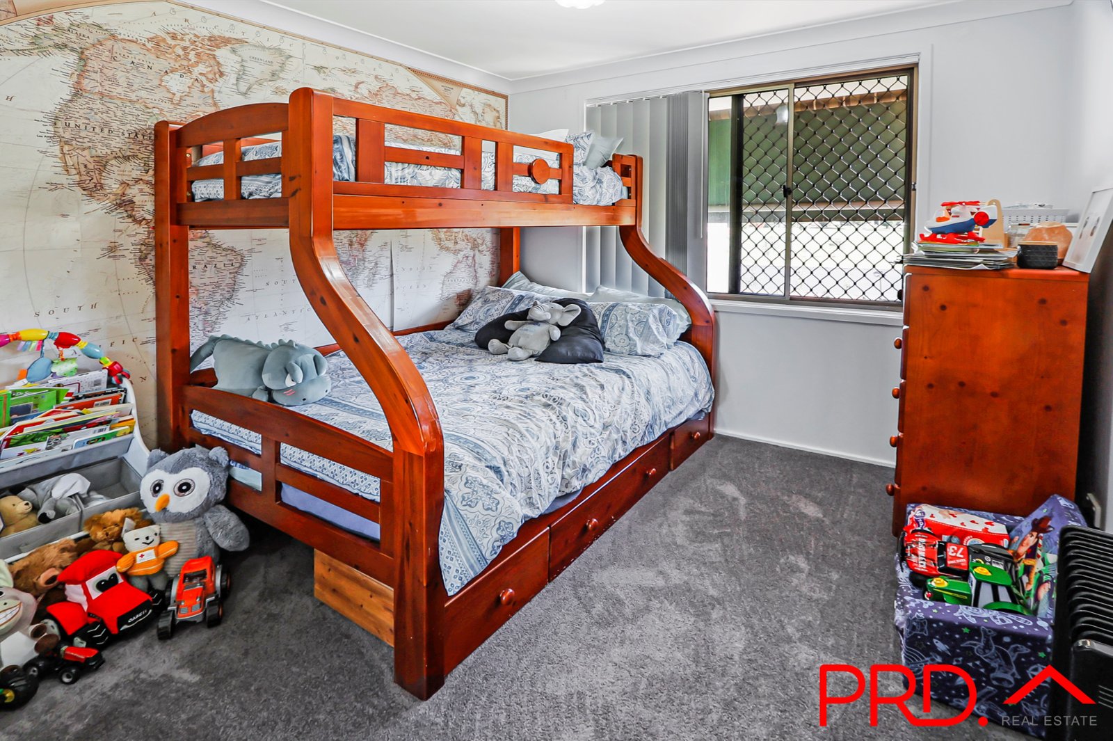 6 Waree Drive TAMWORTH 11