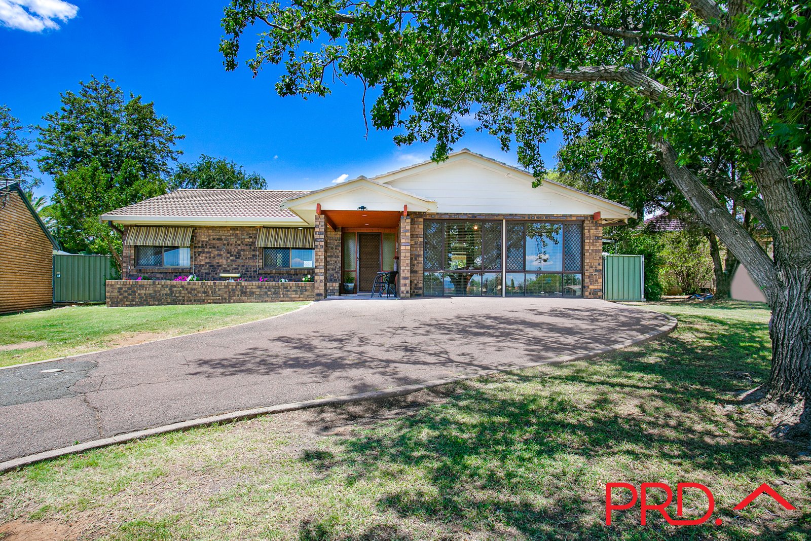 6 Waree Drive TAMWORTH 1