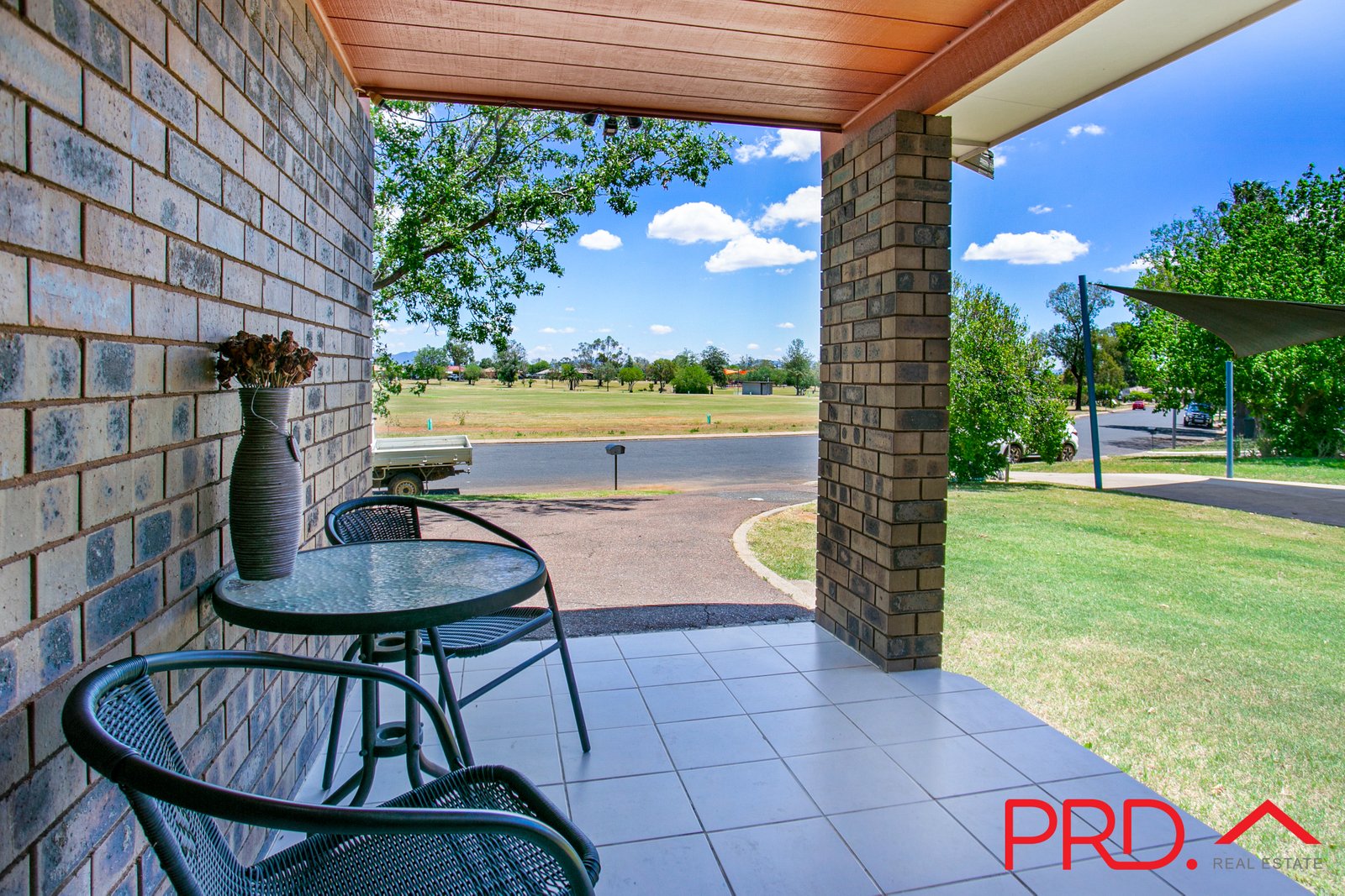 6 Waree Drive TAMWORTH 5