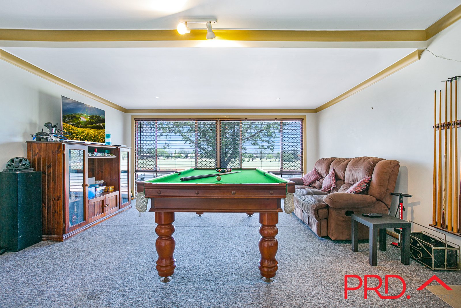 6 Waree Drive TAMWORTH 6