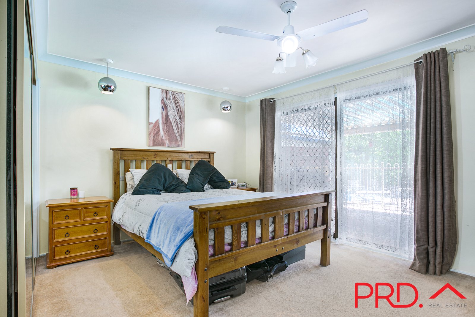 6 Waree Drive TAMWORTH 17