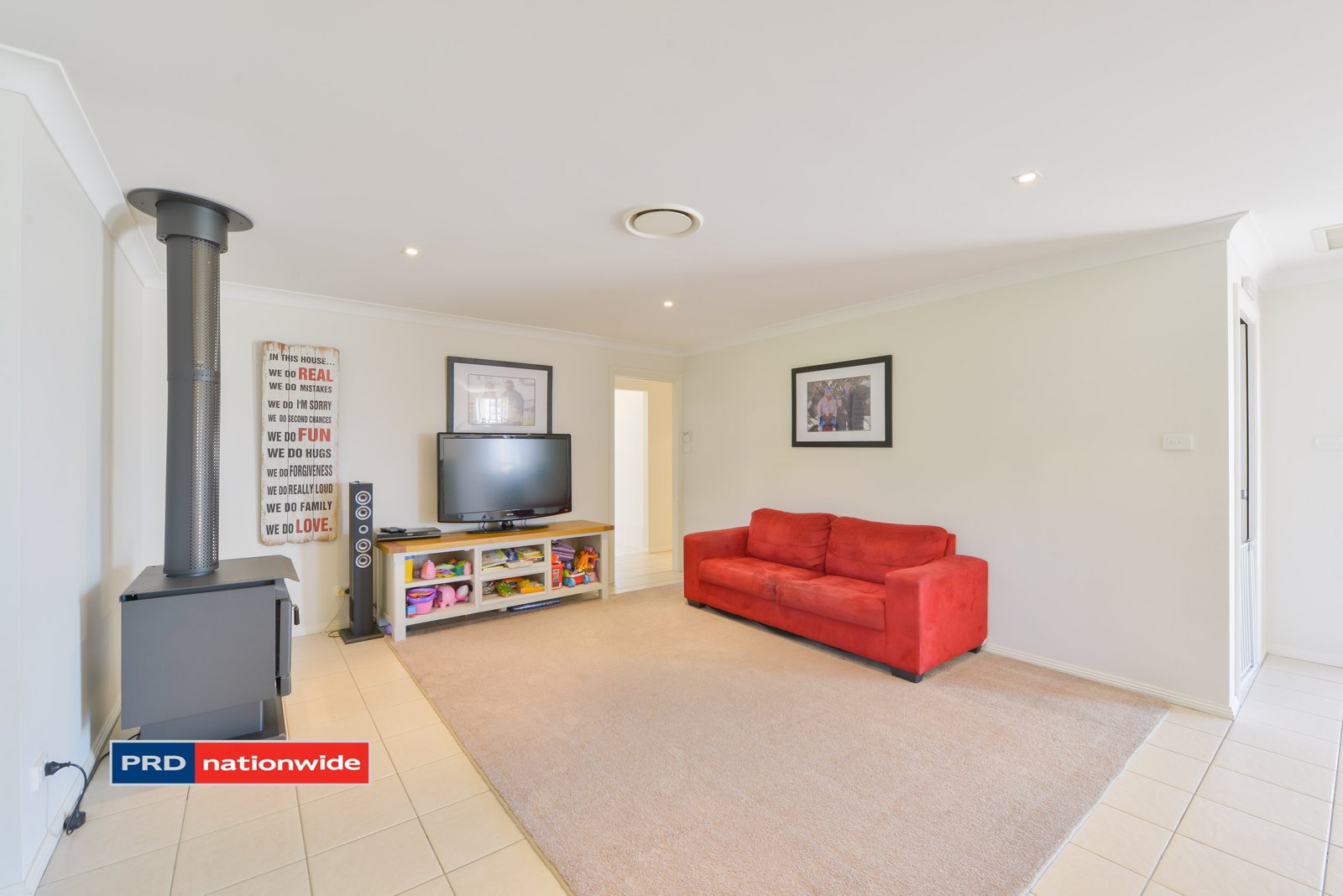 6 Warrah Drive TAMWORTH 5