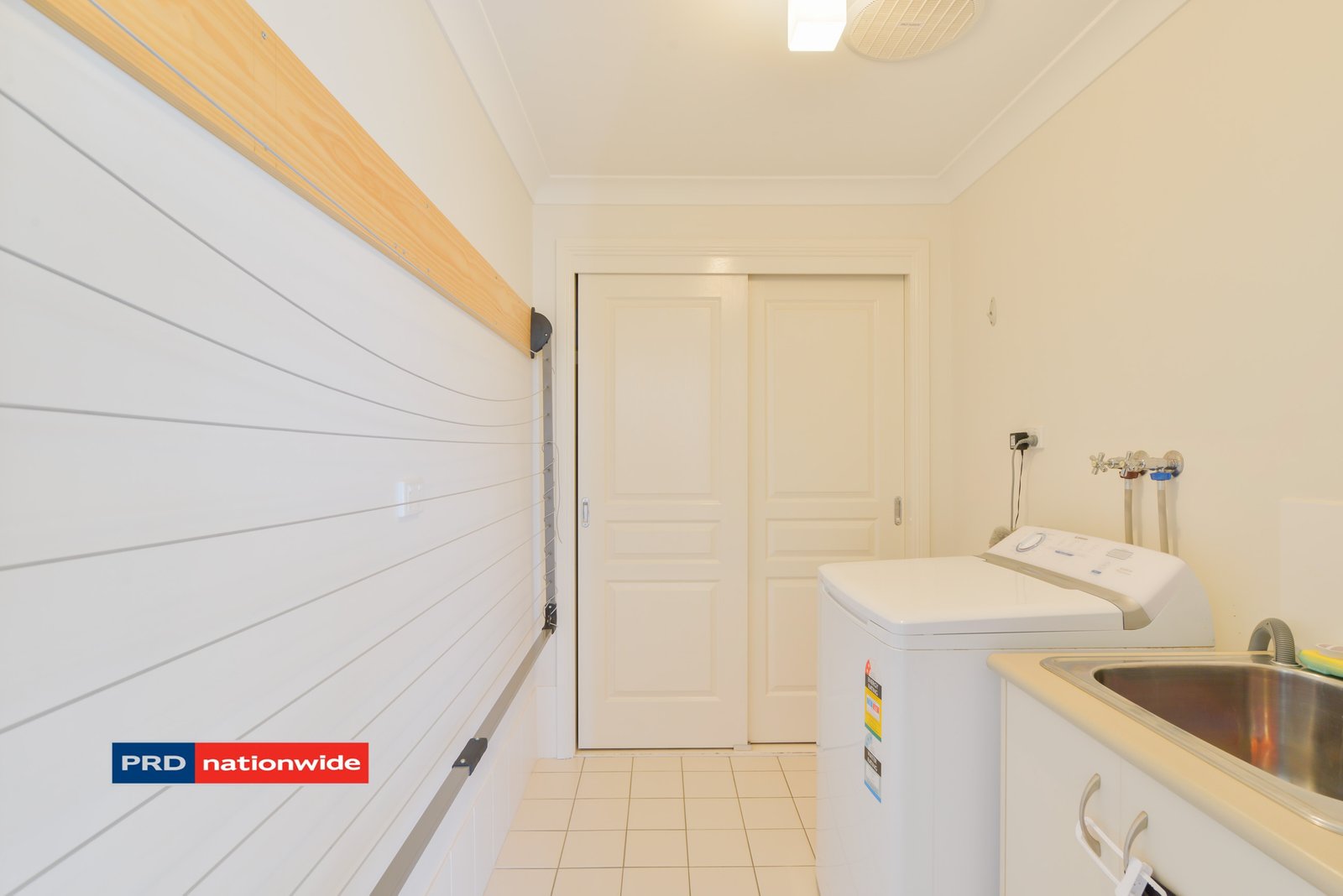 6 Warrah Drive TAMWORTH 14