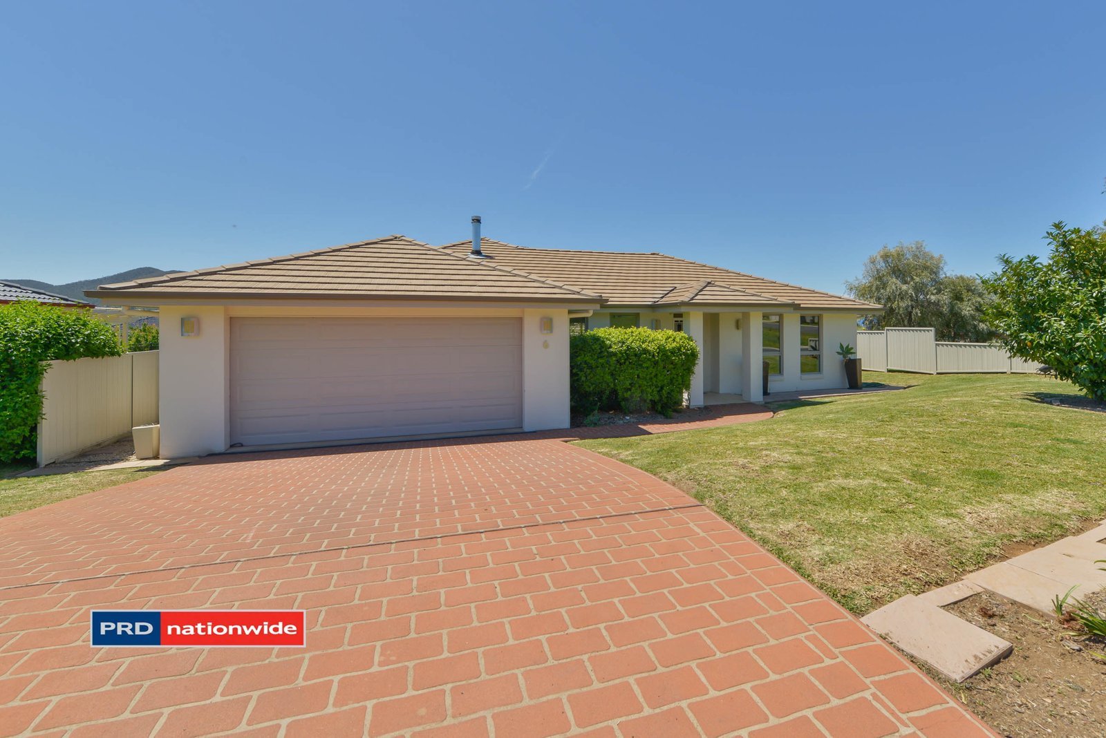 6 Warrah Drive TAMWORTH 23