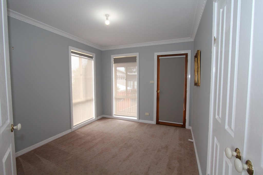 6 Warrambine Drive CANADIAN 9
