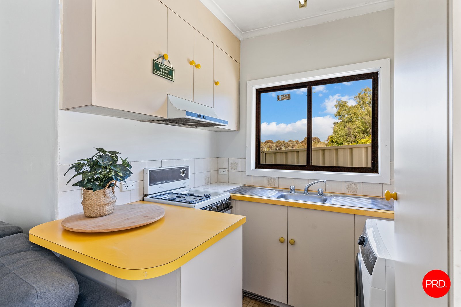 6 Watkins Street LONG GULLY 8