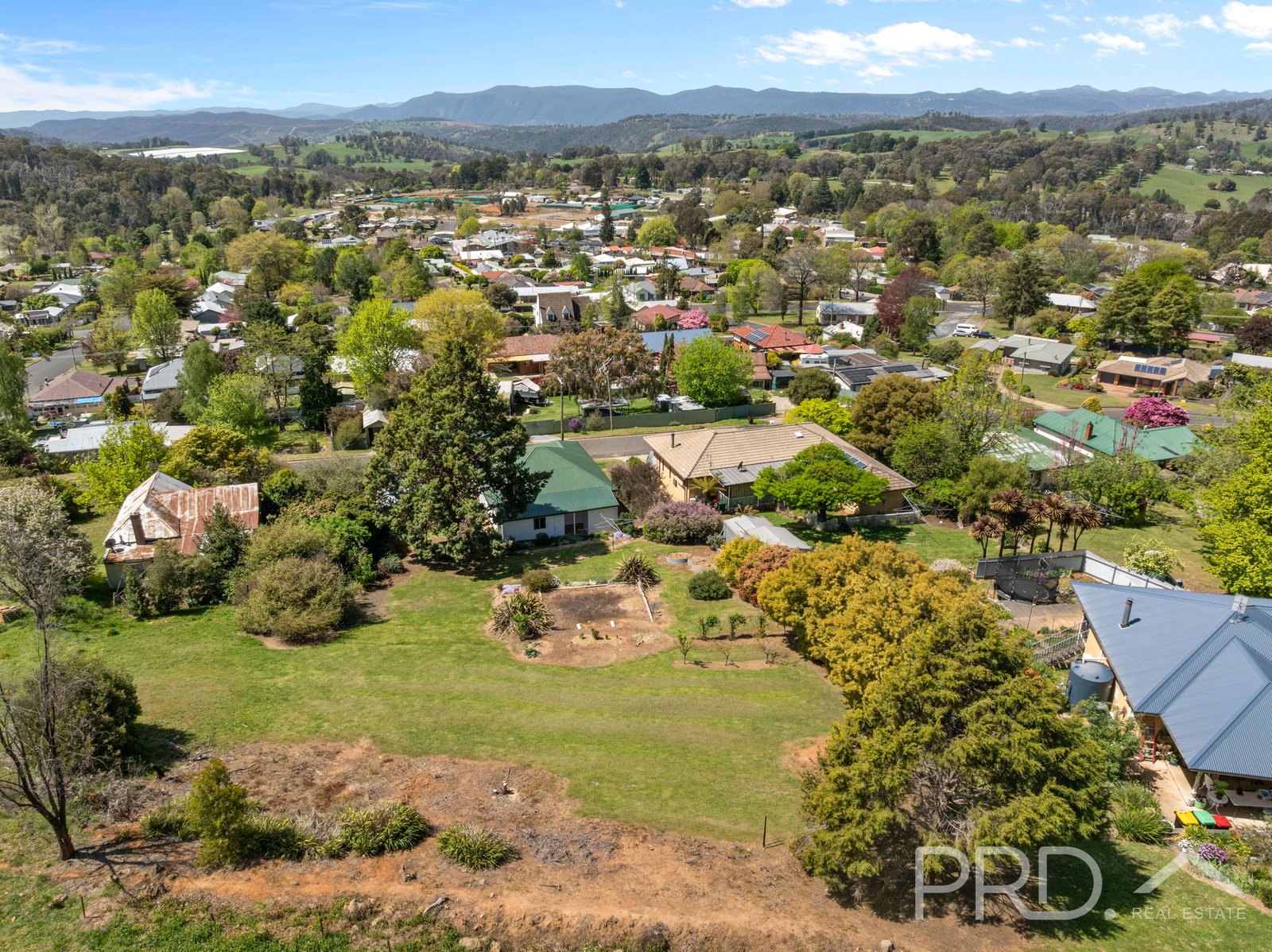 6 Wattle Street BATLOW 15