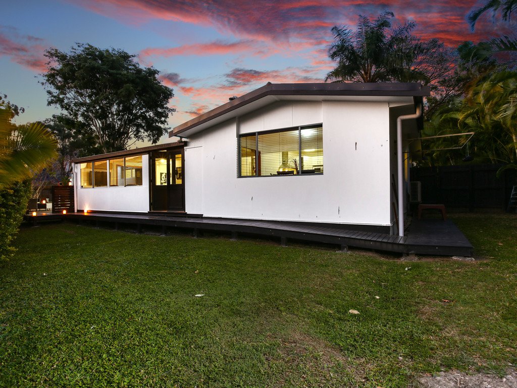 6 Wattle Street VARSITY LAKES 4