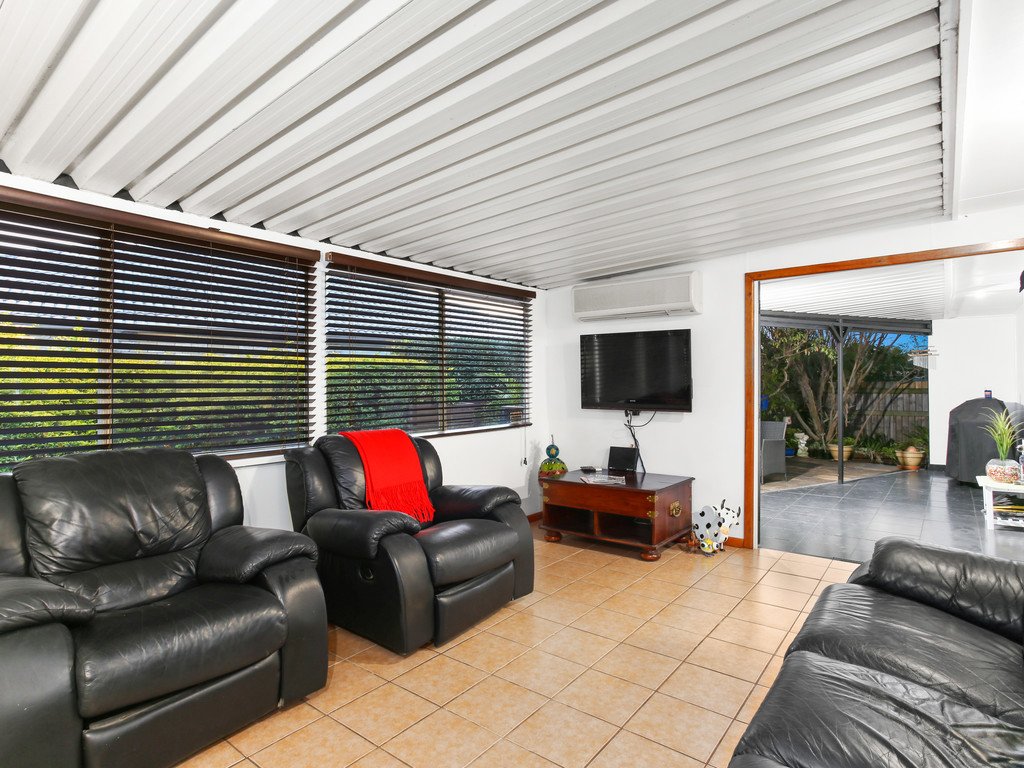 6 Wattle Street VARSITY LAKES 5