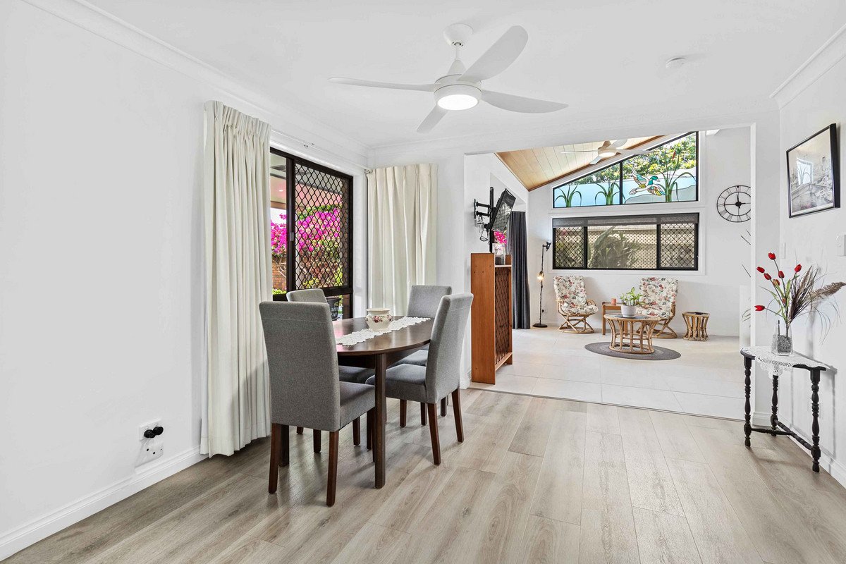 6 Wedgebill Parade BURLEIGH WATERS 12