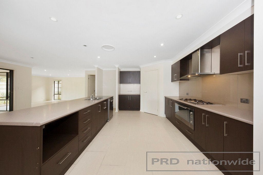 6 Weemala Close ABERGLASSLYN 2
