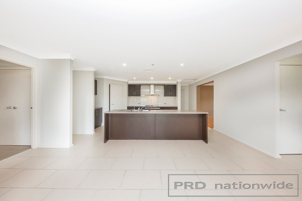 6 Weemala Close ABERGLASSLYN 4
