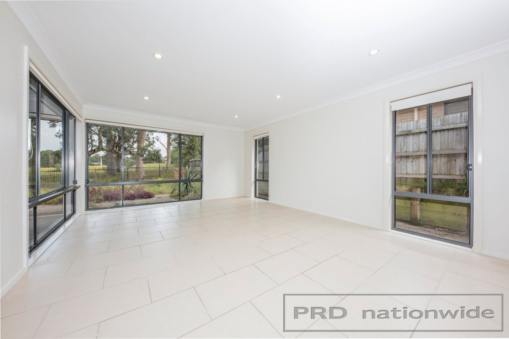 6 Weemala Close ABERGLASSLYN 5