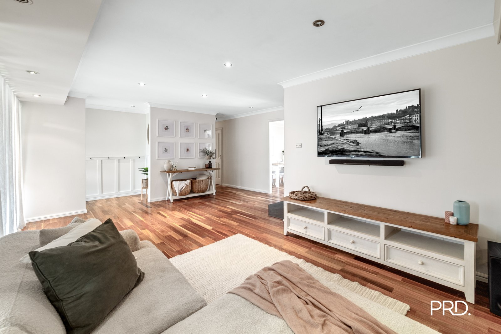 6 Westmont Drive SOUTH PENRITH 2