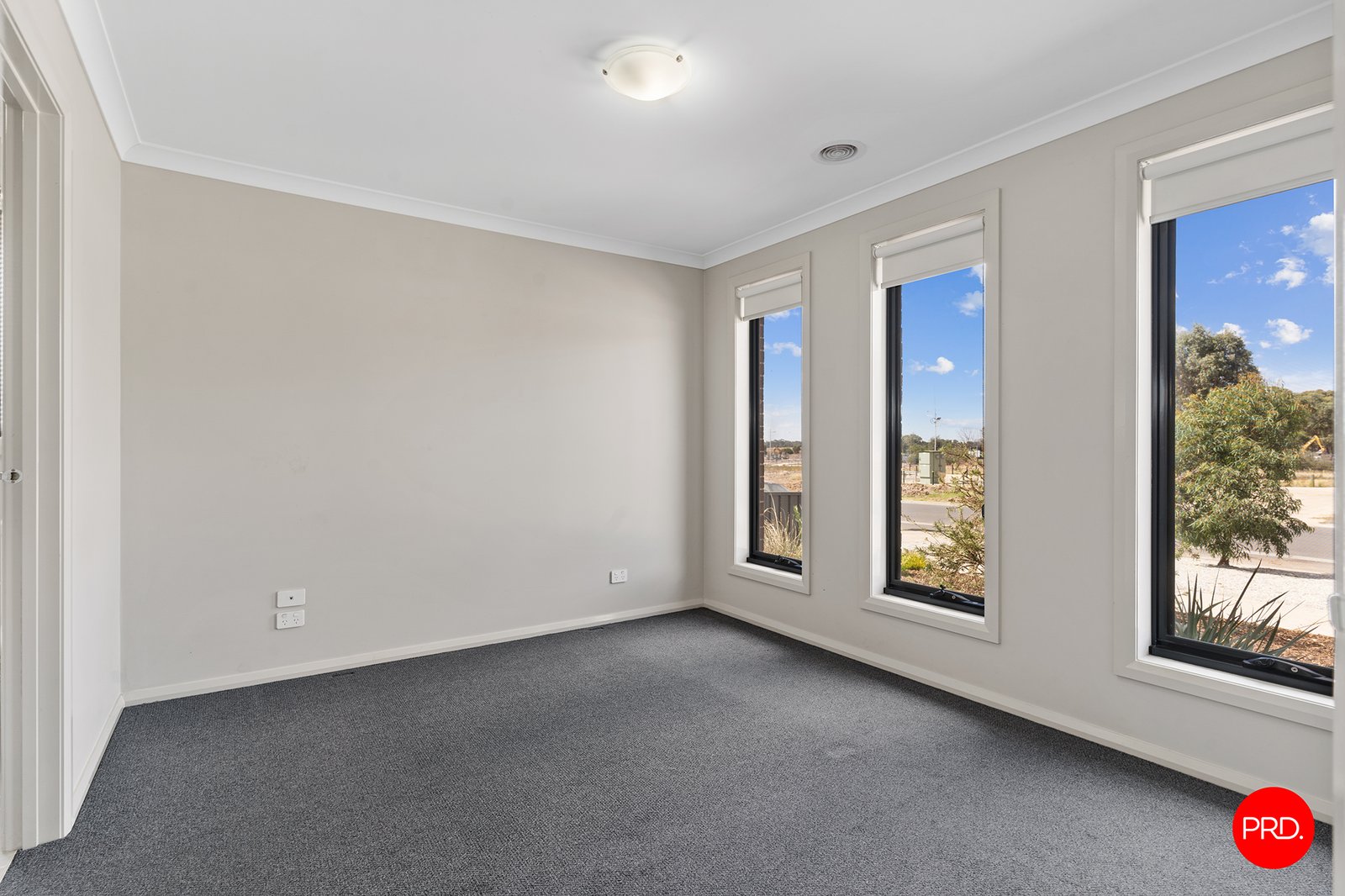 6 Whirrakee Parade HUNTLY 9