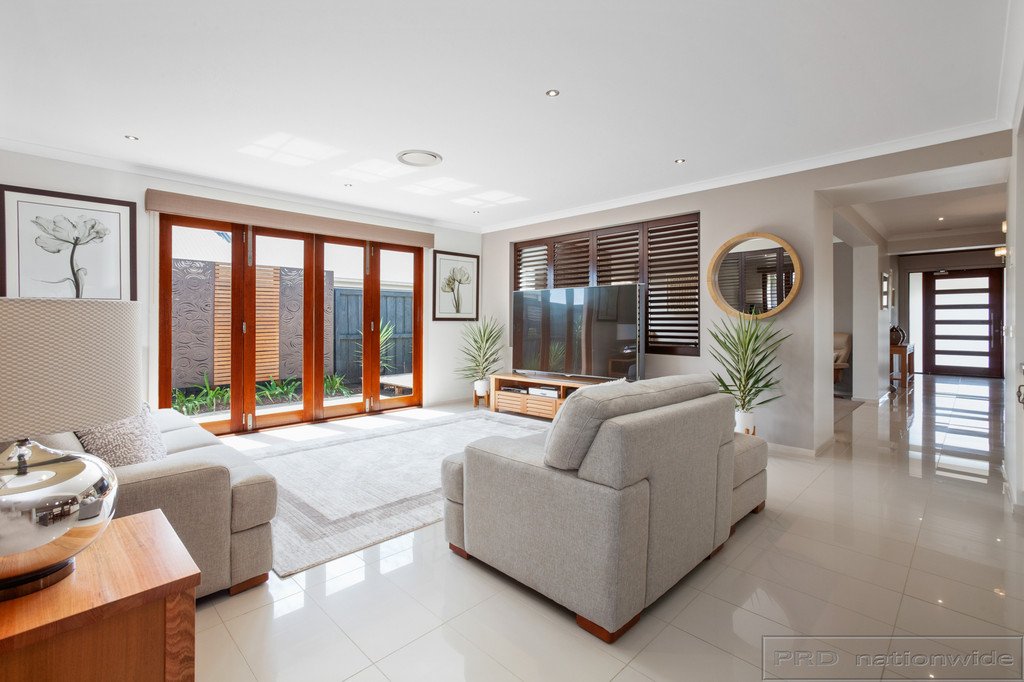 6 Whitetip Street CHISHOLM 9
