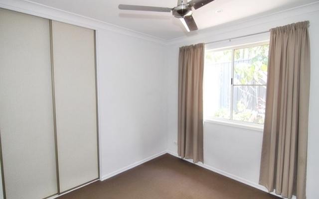 6 Whitian Drive CARRARA 4