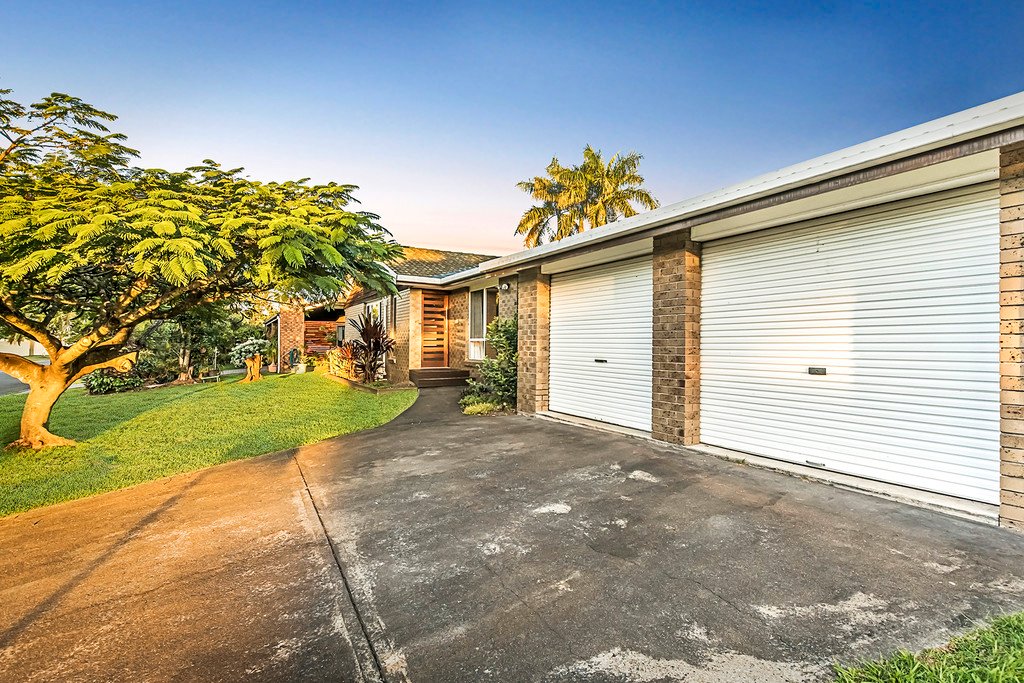 6 Whitian Drive CARRARA 2