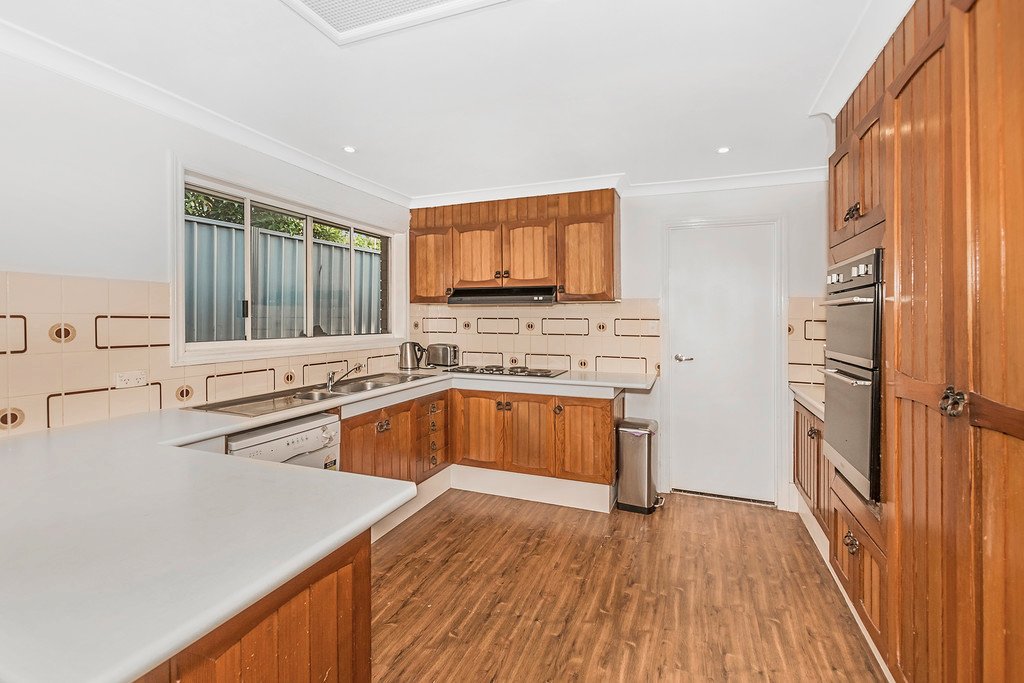 6 Whitian Drive CARRARA 6