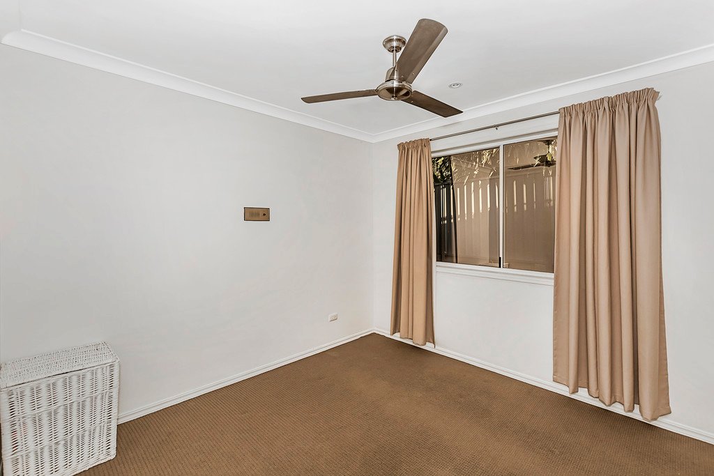 6 Whitian Drive CARRARA 11