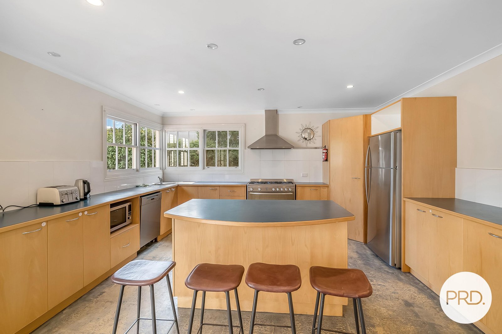 6 Windsor Street KINGSTON BEACH 4